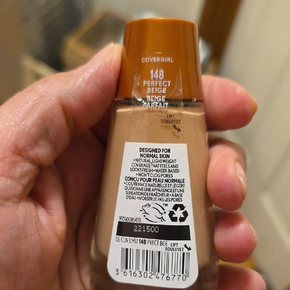 COVERGIRL Clean Liquid Foundation - Perfect Beige